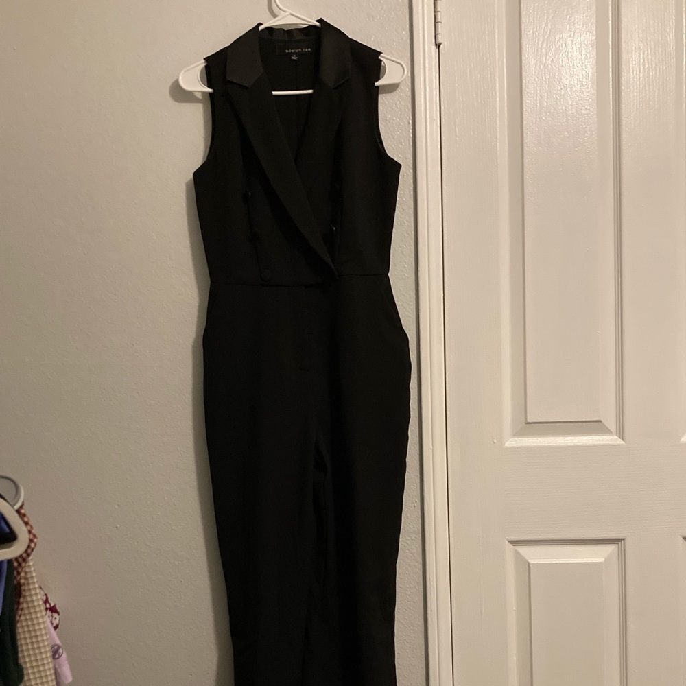 Small black pants suit